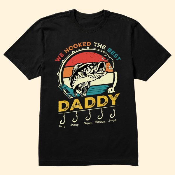 Gifts-For-Fisherman-We-Hooked-The-Best-Daddy-Personalized-Shirt3.jpg